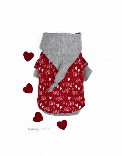Bluza dla psa czerwona w serca z kapturem SisiDogCouture
