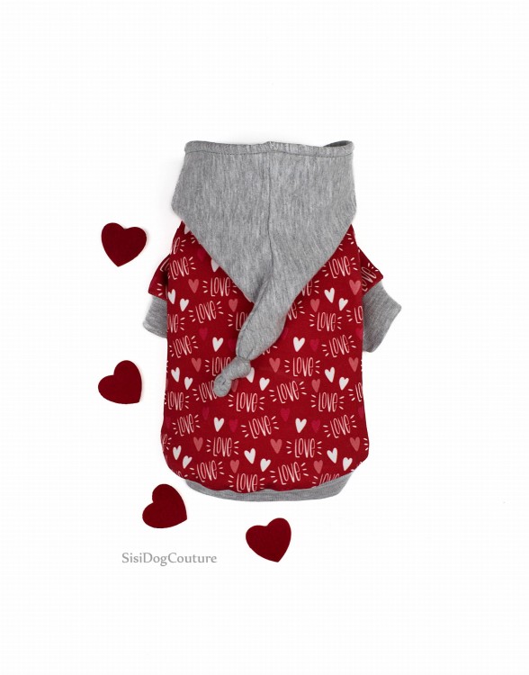 Bluza dla psa czerwona w serca z kapturem SisiDogCouture