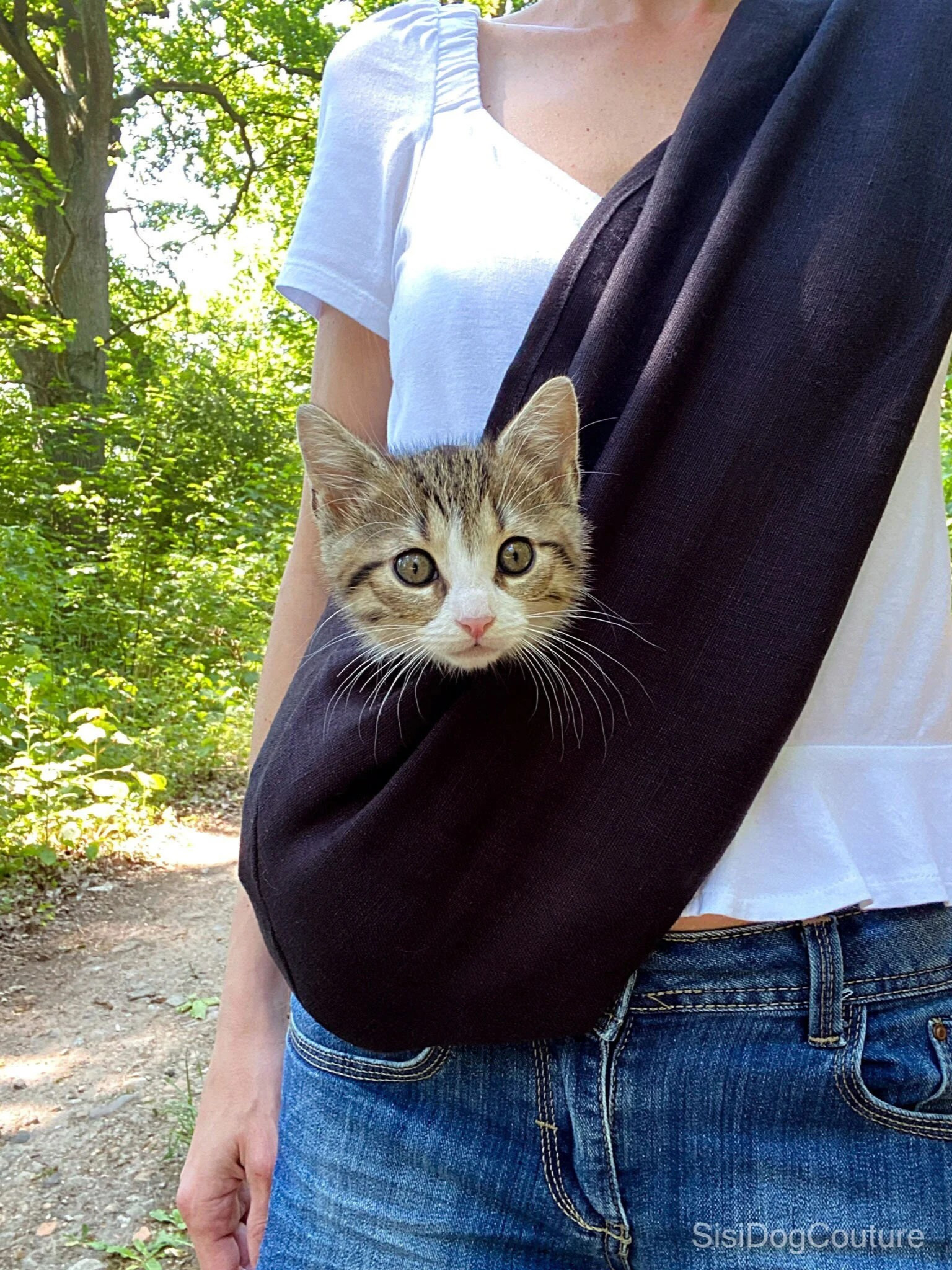 Pet fashion handmade in small batches – Sisi Dog Couture